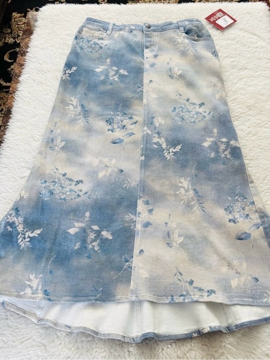 Reba Dresses & Skirts - Reba Blue and Cream Floral Ombre A-Line Skirt